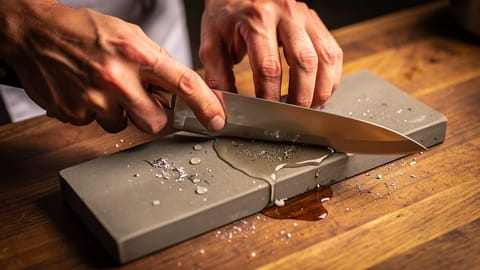 How to sharpen kitchen knives (the right way)
